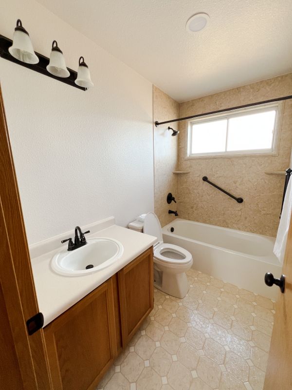 Top Bathroom Remodeling Companies in Sycamore, IL